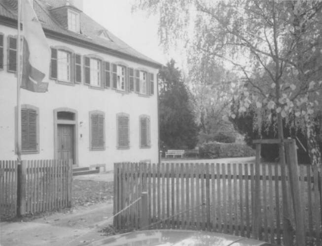 Forsthaus Schwetzingen (steht noch) - Hofseite <br />© Prof. Dr. Hans-Erhard Lessing